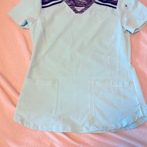 Dickies scrub top. Small